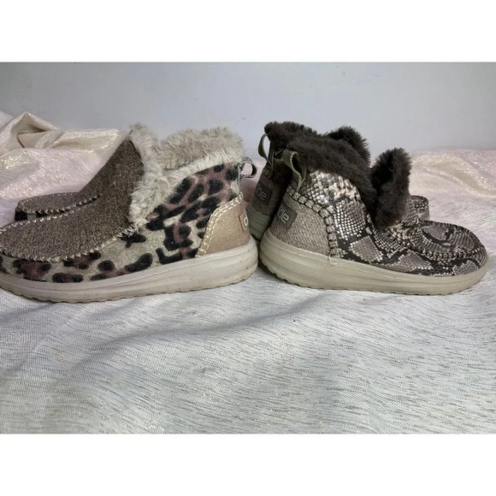 2 pairs‎ of hey dude bundle size 5